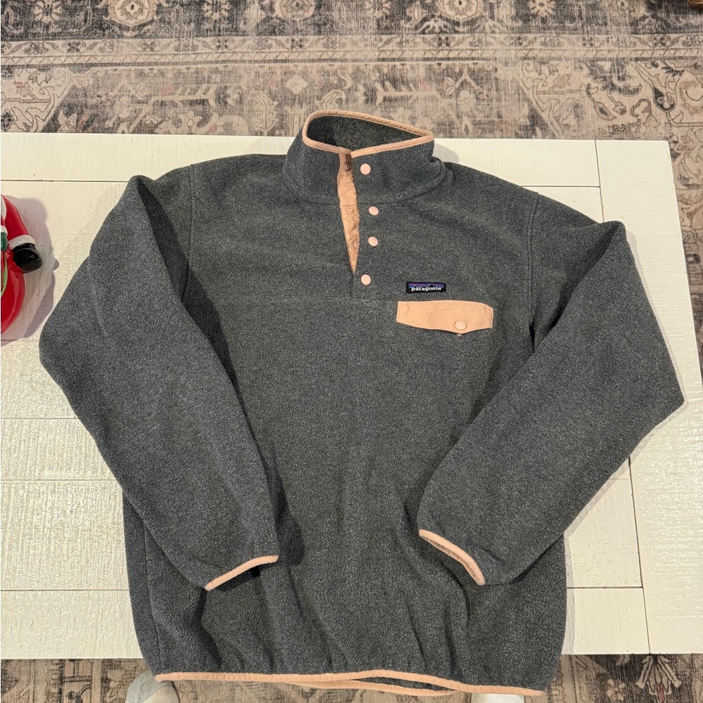 Patagonia synchilla women’s medium grey fleece pull over